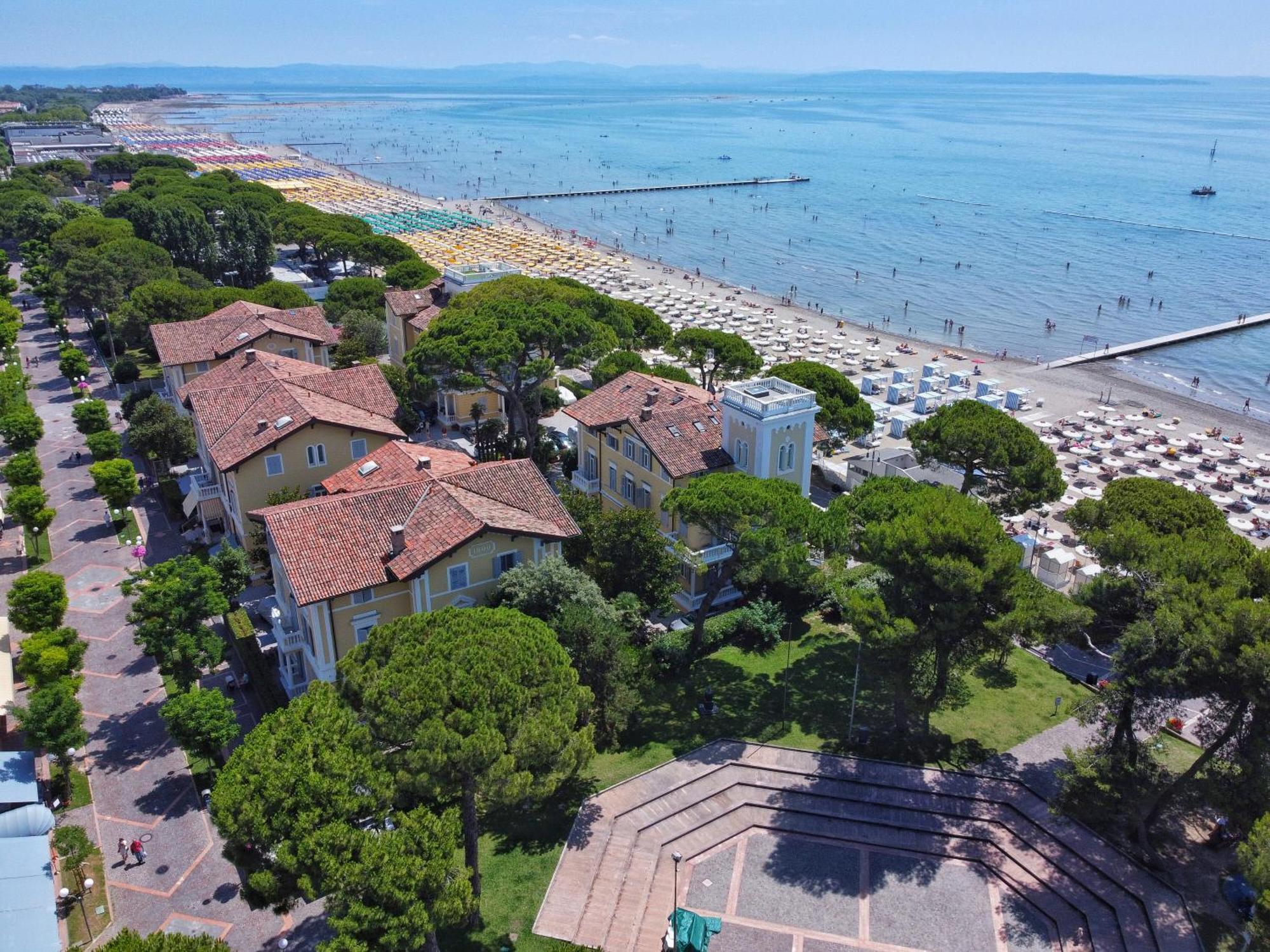 Residence Hotel Hungaria Градо Экстерьер фото
