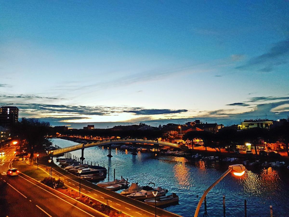 Residence Hotel Hungaria Градо Экстерьер фото